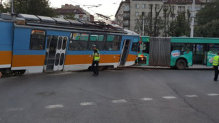 Пожар на летището в Букурещ