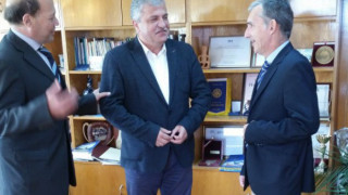 Икономисти: Въведете бързо еврото