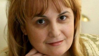 Сесил Каратанчева стартира с победа в Италия