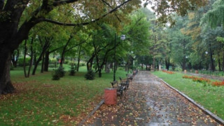 Пребитият доктор натрошен, но без опасност за живота 
