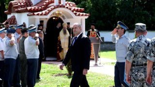 КРЪЩАВАТ ГОРИ НА БИЗНЕСМЕНИ