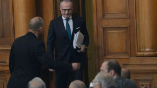 Румънци остават в ареста за хероин