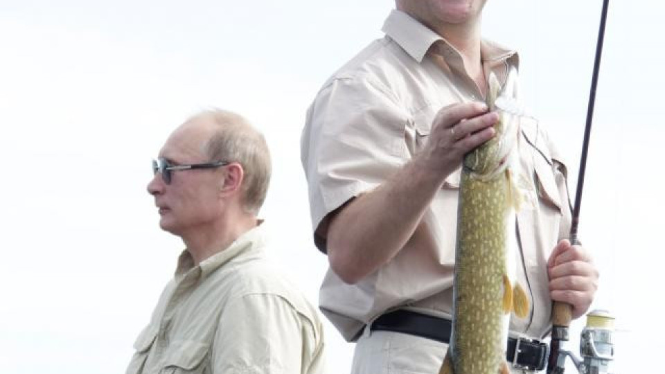 Путин и Медведев заедно на риба | StandartNews.com
