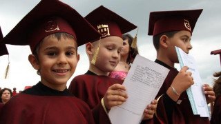 Разтоварват първолаците