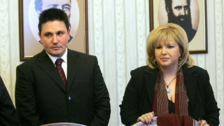 Капон издигна зъболекарка за кмет