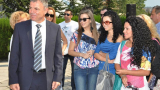 Пет ваканции за учениците 