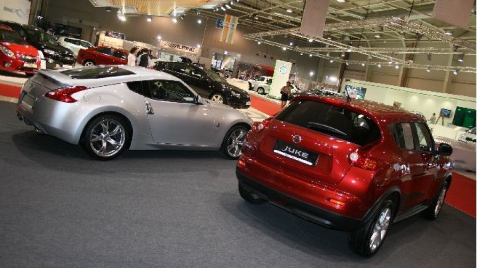 Grand auto 2011 започна със сделки и шампанско | StandartNews.com