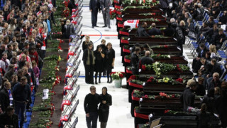 40 000 се простиха със загиналите хокеистите 