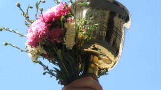Бие първият училищен звънец
