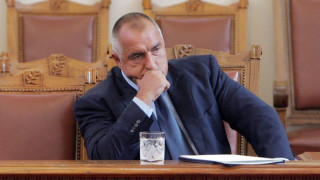 Премиерът: Правят политика на гърба на Плевнелиев 