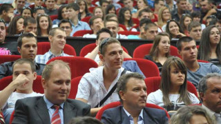 Само в УНСС изпити за всички специалности