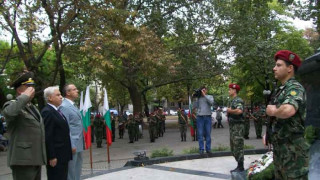 Политиците повече от гражданите на празника