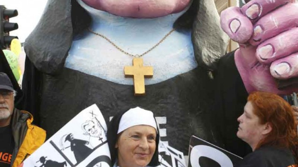 Папата кацна в родната Германия | StandartNews.com