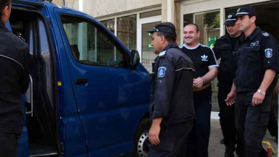 Адвокат заряза "Килърите", бил под натиск | StandartNews.com