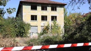 Бивш техникум станал ромско гето