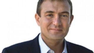 Създатели на СДС удрят рамо на Гуцанов