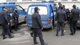 Брат на убиец от "Килърите" отказва да говори