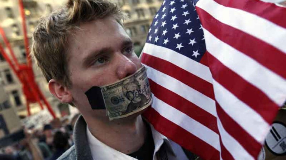 Протестите на "Уолстрийт" набират мощ | StandartNews.com