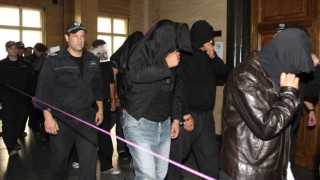 Пуснаха всички 17 полицаи от „Палките 2”