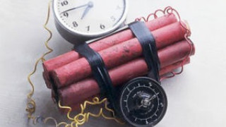 8 кила тротил пред депутатски блок