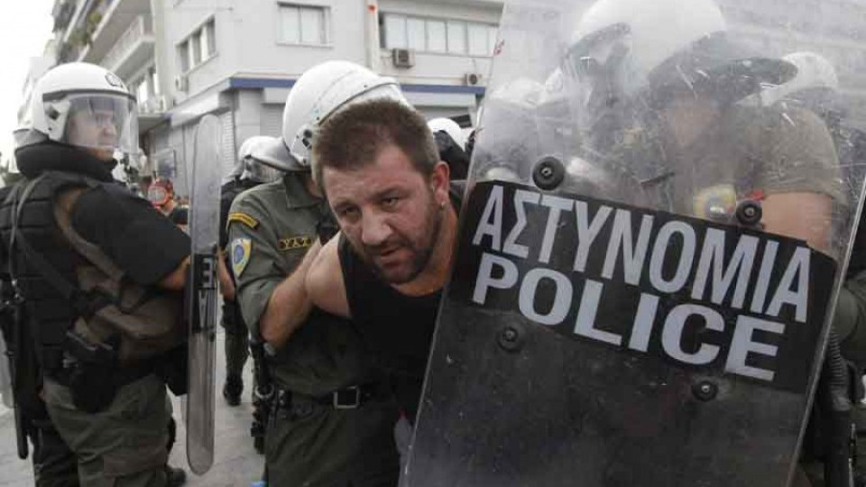 Пак блокират Гърция за 24 часа | StandartNews.com