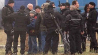 Шварценегер в Туитър: Прекарваме си чудесно с Брус и Слай в България!