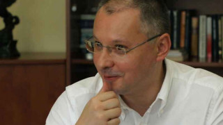 Станишев: Плевнелиев говори клишета под диктовка
