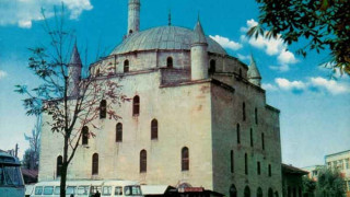 Неизвестен проникнал в Разградската джамия