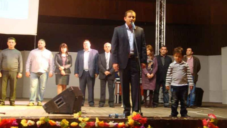 Джиков подари салса парти на варненци | StandartNews.com