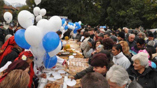 Замесиха най-дългия тиквеник в Разлог