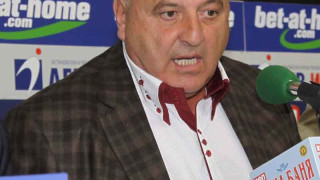 Венци Стефанов: Съдиите бутат "Лудогорец"