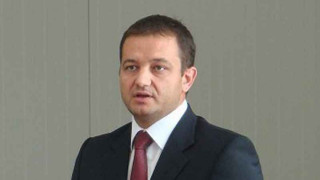 Джиков застава зад манифеста на варненец