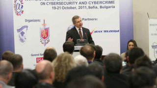 Масово крадат самоличност в нета