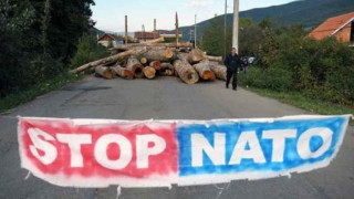 НАТО премахва сръбските барикади в Северно Косово 
