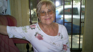 Баба Пепи пак скочи с парашут от 3 000 метра