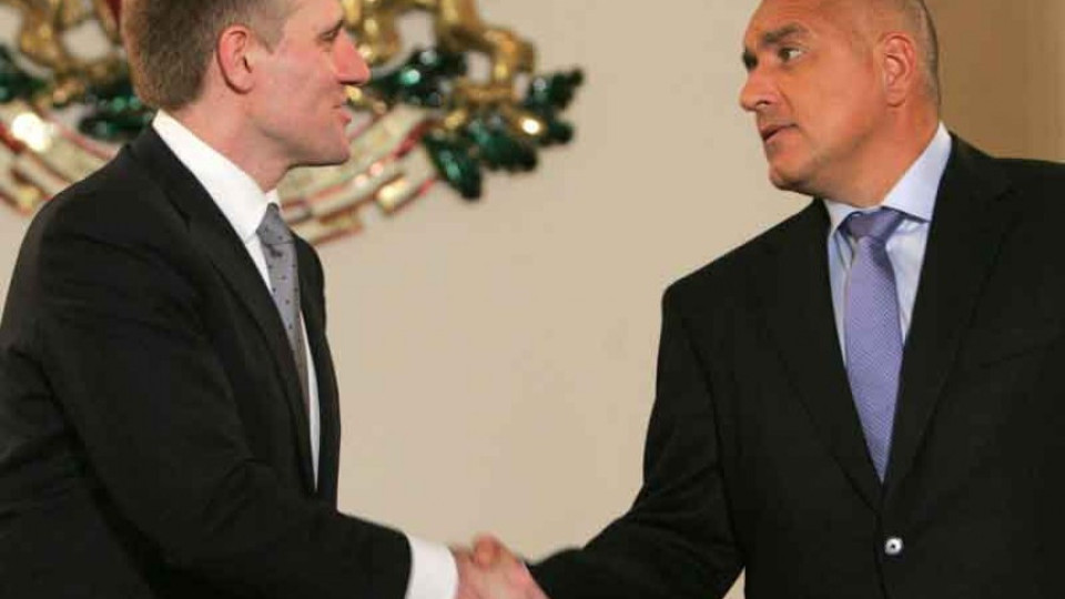 Пускаме ток на Берлускони | StandartNews.com