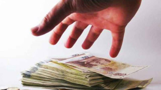 Пълнят партийните касички с по 998 лв. без произход