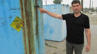 Пламен Стоилов спаси Бъзън от тонове отрови