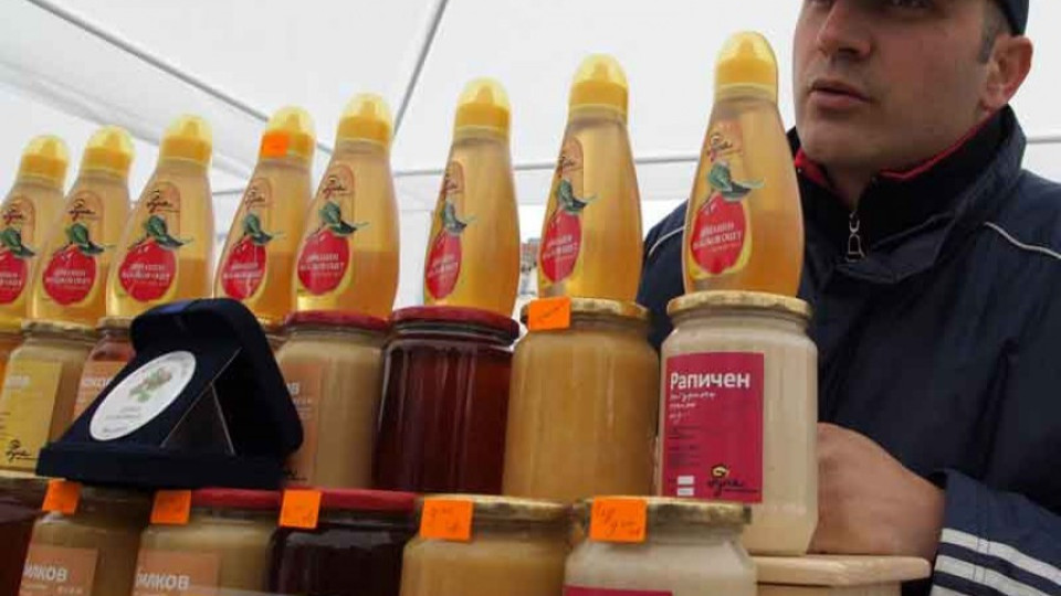 Раздадоха над 4,5 млн. лв. на пчеларите | StandartNews.com