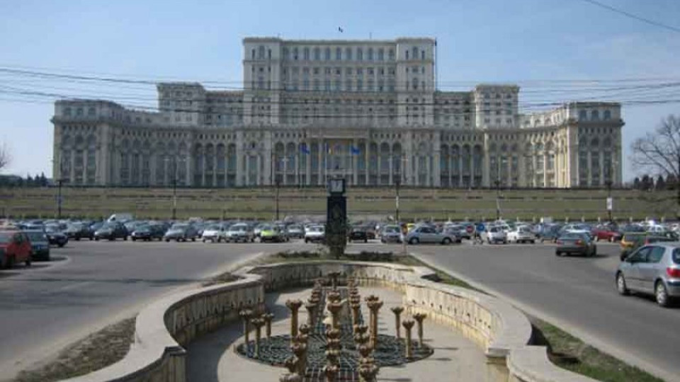 Румъния замразява заплати и пенсии | StandartNews.com