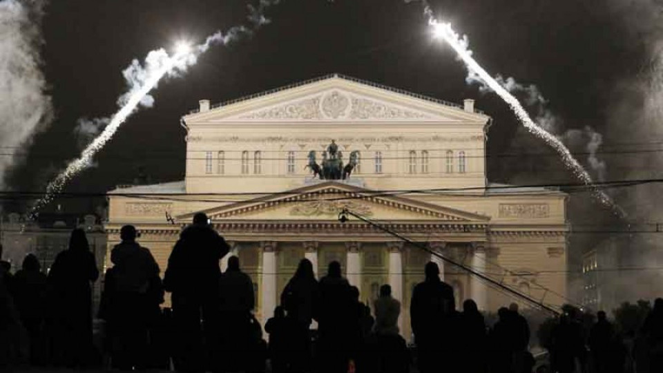 Декорът в "Болшой театър" рухна на откриването | StandartNews.com