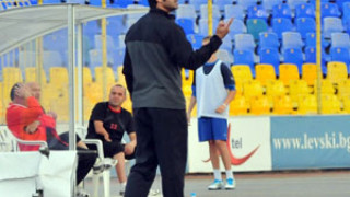 Чужденци се натискат за треньор на "Левски"
