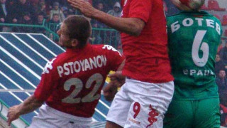 ЦСКА се хлъзна с 2:2 във Враца