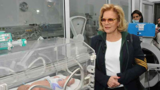 Силви Вартан брои бебетата в "Шейново"