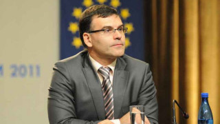 Дянков плаши зърнопроизводителите да им дръпне парите