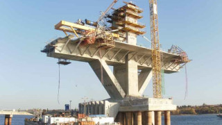 Дунав мост 2 стигна до въжетата