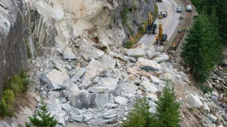 Чакаме европари за свлачищата по морето