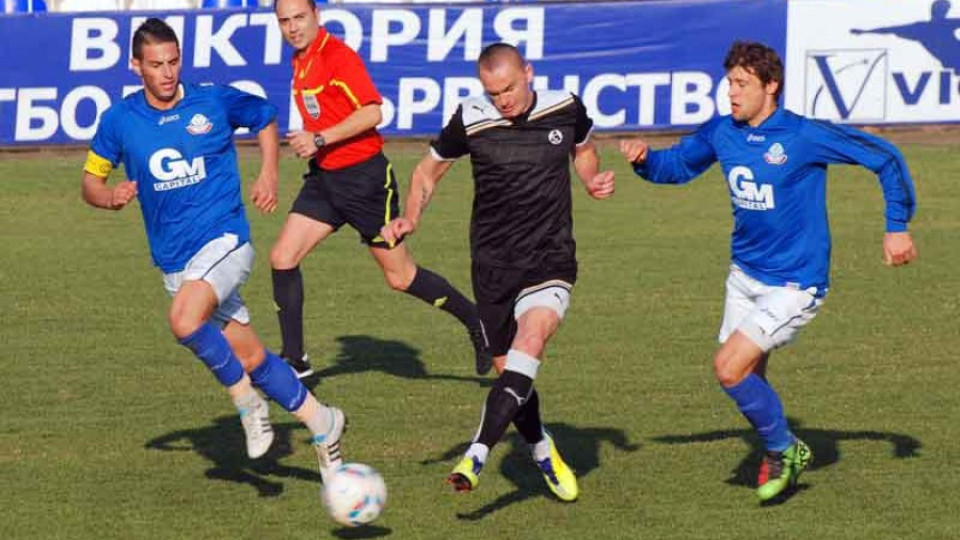 "Монтана" ревна срещу съдията след 1:2 от "Славия" | StandartNews.com