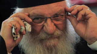 Отец Иван няма да ляга под багерите, получи отсрочка