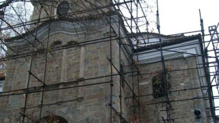 Църковни колони на Кольо Фичето предсказват земетресения